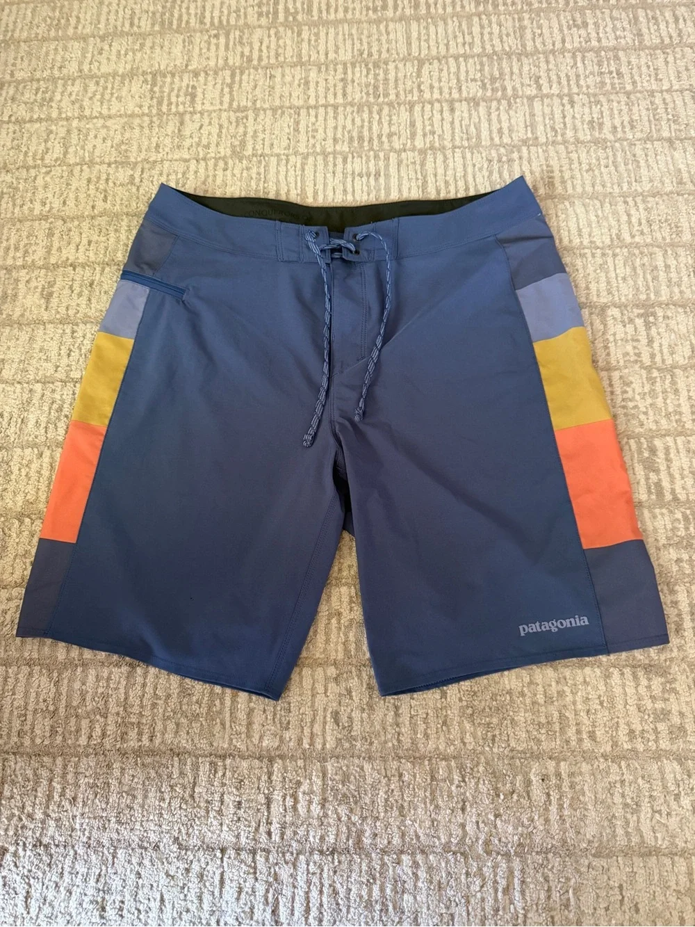 Patagonia Men’s Hydropeak Blue Colorblock Swim Trunks size 31